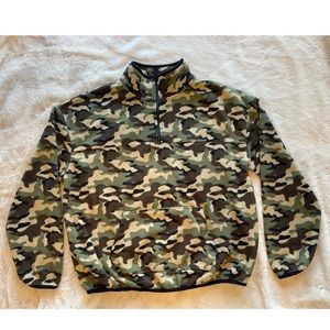 Green Camo Quarter Zip fleece Sweater size Large